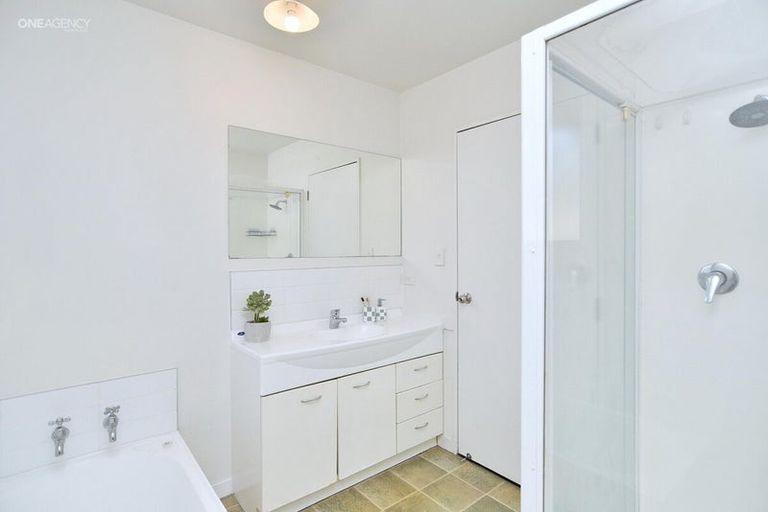 Photo of property in 143a Olliviers Road, Phillipstown, Christchurch, 8011