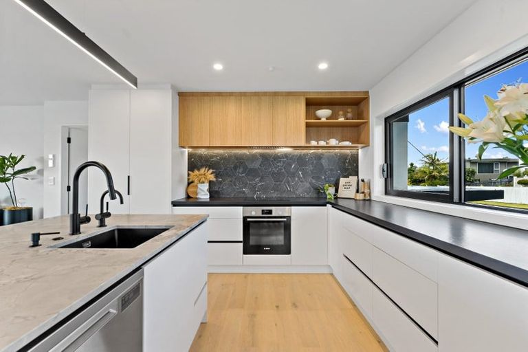 Photo of property in 114 Bramley Drive, Farm Cove, Auckland, 2012