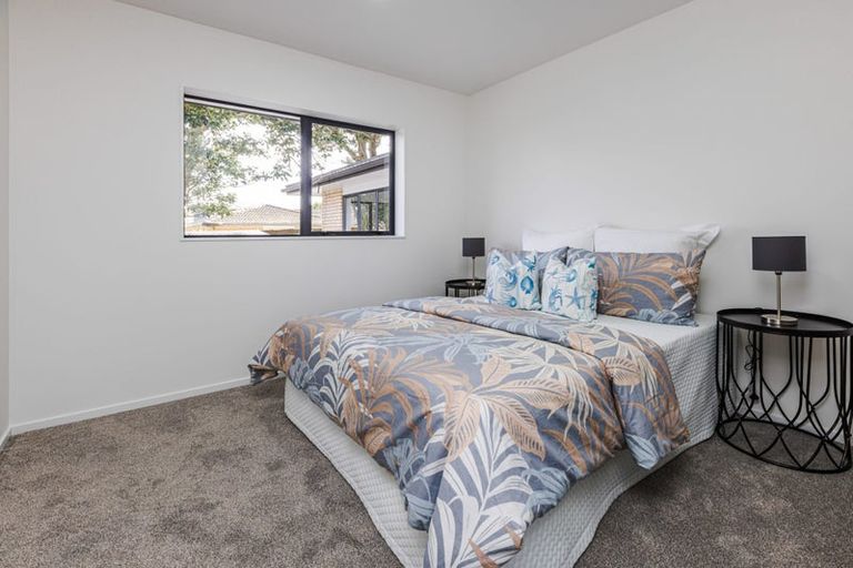 Photo of property in 12 Mark Edgar Place, Clendon Park, Auckland, 2103