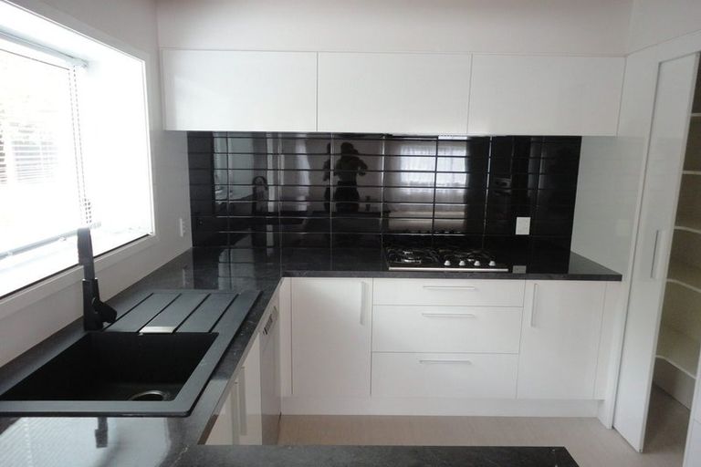 Photo of property in 4a Thurlestone Place, Burnside, Christchurch, 8053