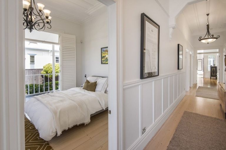 Photo of property in 7 Summer Street, Stanley Point, Auckland, 0624