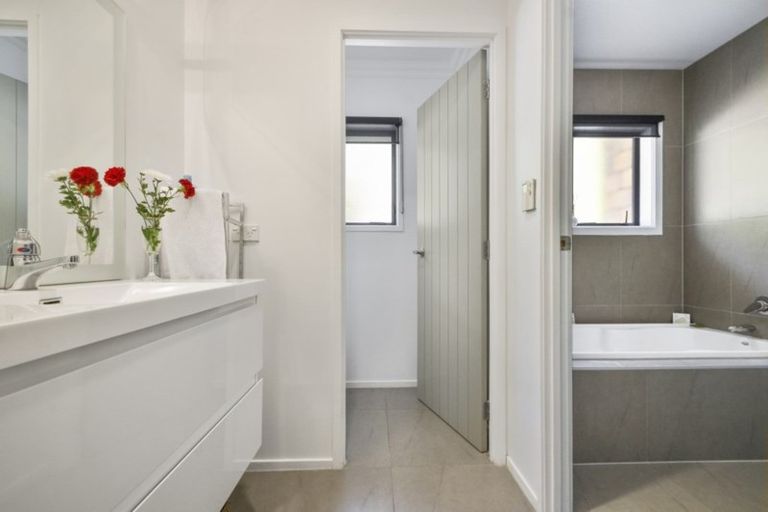 Photo of property in 9 Northvale Place, Pukekohe, 2120