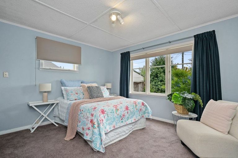 Photo of property in 298 Shakespeare Street, Leamington, Cambridge, 3432