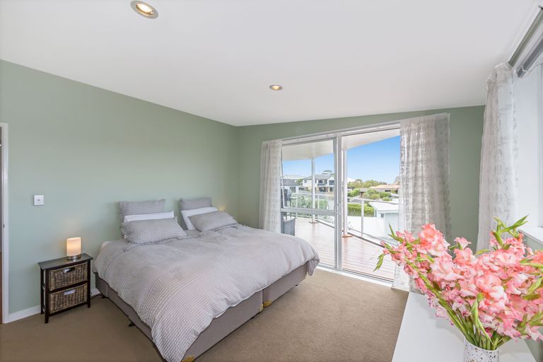 Photo of property in 90 Shakespear Road, Army Bay, Whangaparaoa, 0930