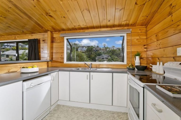 Photo of property in 24 Penguin Drive, Murrays Bay, Auckland, 0630