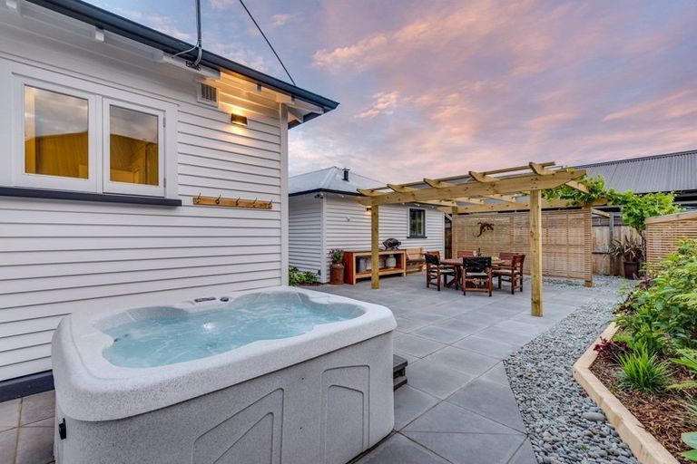 Photo of property in 47 Bryndwr Road, Fendalton, Christchurch, 8052