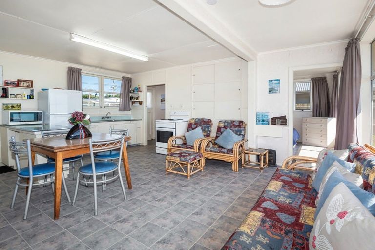 Photo of property in 91 Karewa Parade, Papamoa Beach, Papamoa, 3118