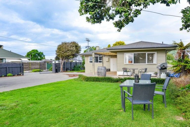 Photo of property in 33 Ferry Road, Clive, 4102