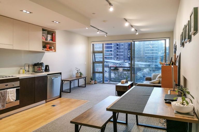 Photo of property in Masina Apartments, 110/80 Riddiford Street, Newtown, Wellington, 6021