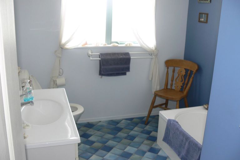 Photo of property in 16 Hihitahi Rise, Paihia, 0200