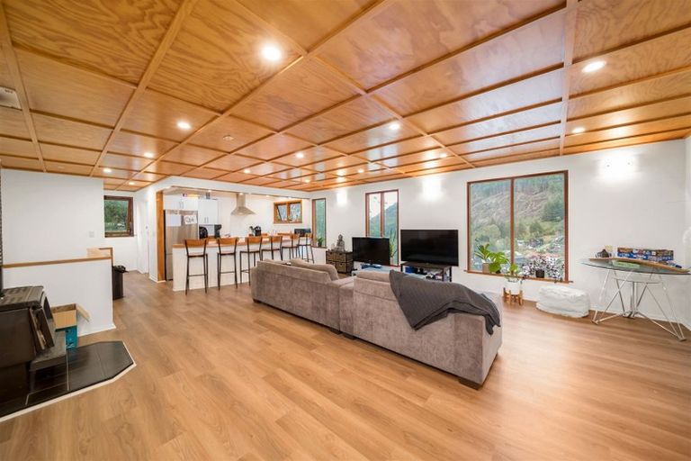 Photo of property in 16 Mackinnon Terrace, Sunshine Bay, Queenstown, 9300