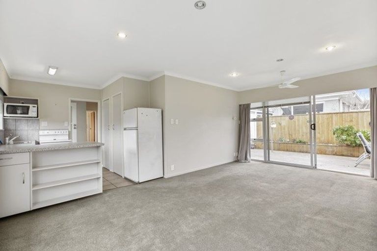 Photo of property in 1/5 Ashdown Place, Pahurehure, Papakura, 2113