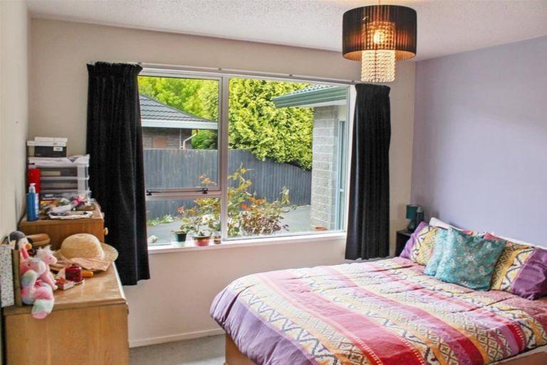 Photo of property in 46 Bellingham Place, Avonhead, Christchurch, 8042