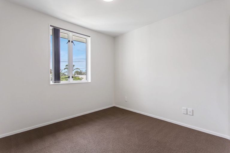 Photo of property in 87 Grove Road, Papakura, 2110