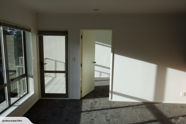 Photo of property in The Haven, 15/120 Beach Haven Road, Beach Haven, Auckland, 0626