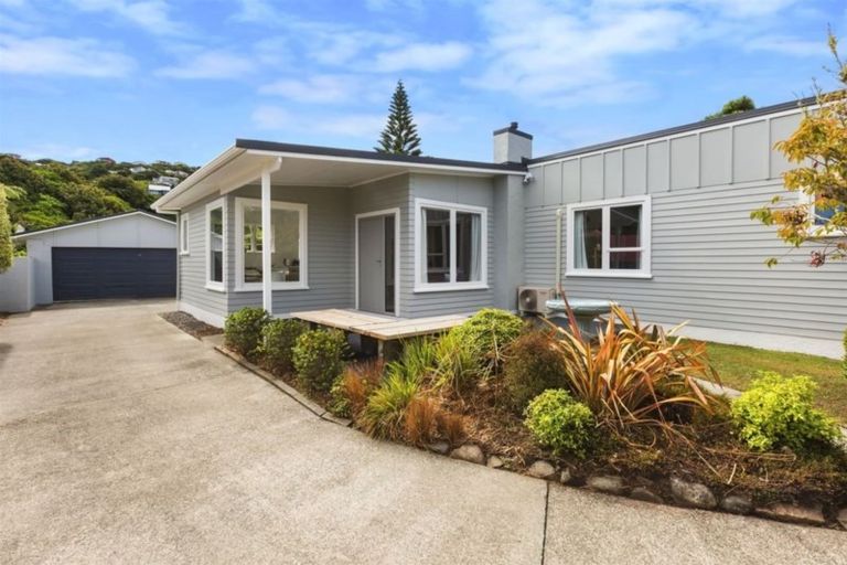 Photo of property in 8 Holly Grove, Maungaraki, Lower Hutt, 5010