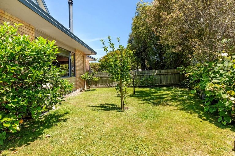 Photo of property in 2 Elmslie Place, Owhata, Rotorua, 3010