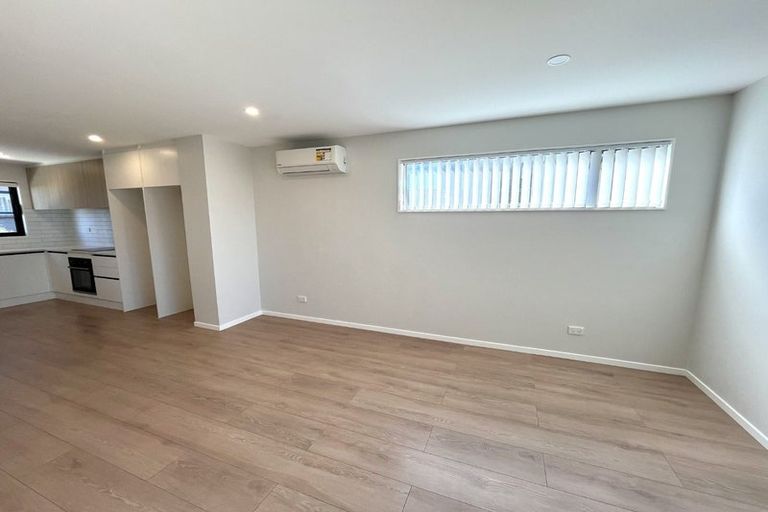 Photo of property in 54 Huri Street, Mangere Bridge, Auckland, 2022