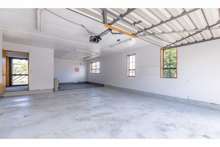 Photo of property in 17a Sonning Place, Redwood, Christchurch, 8051