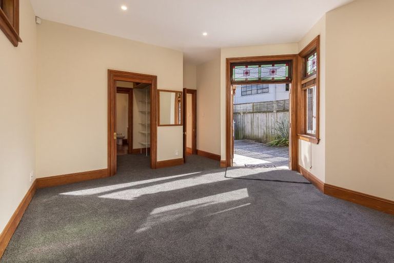 Photo of property in 24 Moir Street, Mount Victoria, Wellington, 6011