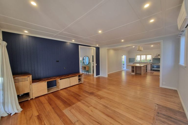 Photo of property in 265 Muritai Road, Eastbourne, Lower Hutt, 5013
