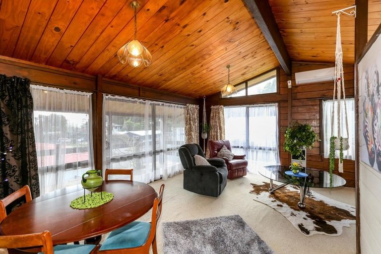 Photo of property in 14 Ambury Place, Merrilands, New Plymouth, 4312