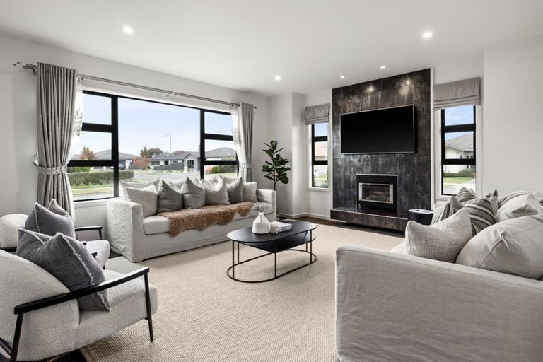 Photo of property in 7 Rotoiti Way, Poraiti, Napier, 4112