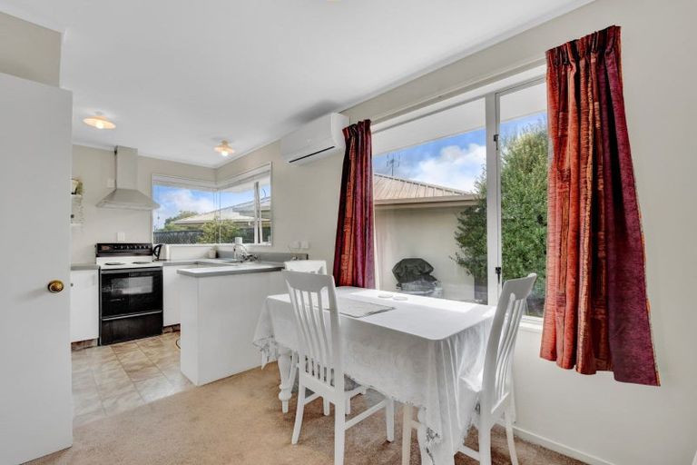 Photo of property in 2/16 Vining Crescent, Stoke, Nelson, 7011