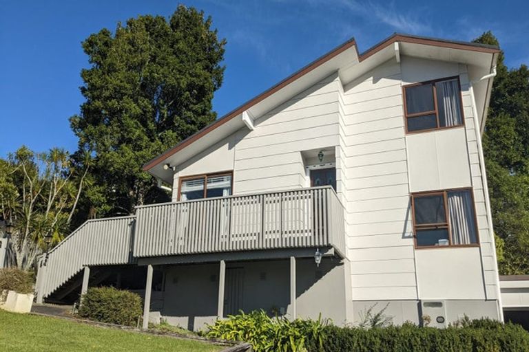 Photo of property in 2/74 Ayton Drive, Totara Vale, Auckland, 0629