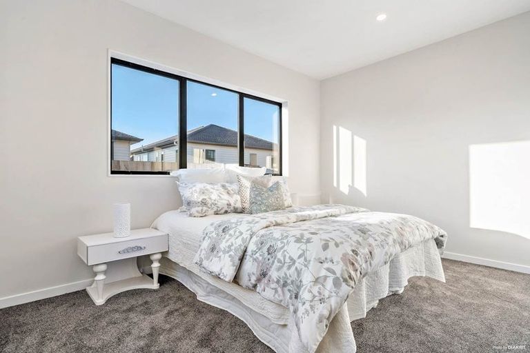 Photo of property in 4 Cloonlyon Drive, Flat Bush, Auckland, 2019