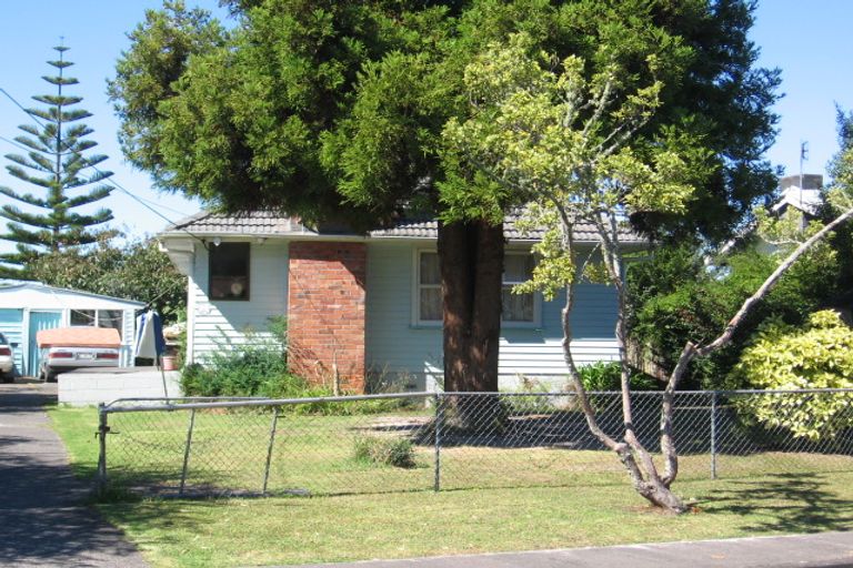 Photo of property in 35 Cobham Crescent, Kelston, Auckland, 0602