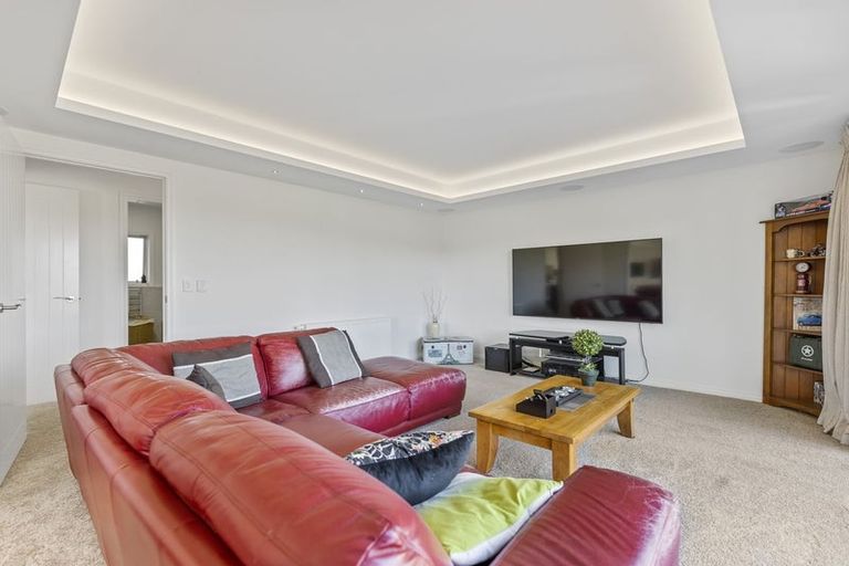 Photo of property in 100 Wingatui Road, Mosgiel, 9024