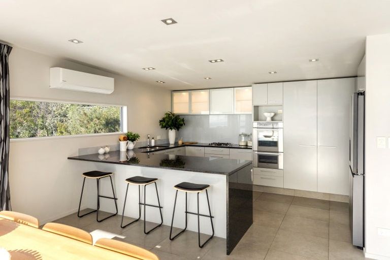 Photo of property in 42b Marama Crescent, Mount Pleasant, Christchurch, 8081