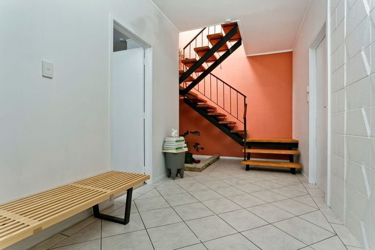 Photo of property in 1/2 Hume Drive, Hillcrest, Auckland, 0627