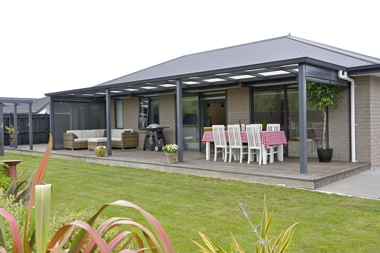 Photo of property in 72 Feist Street, Carterton, 5713