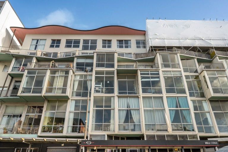 Photo of property in Qba Apartments, 2j/51 Webb Street, Mount Cook, Wellington, 6011