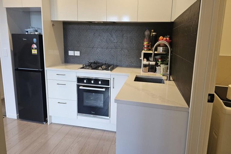 Photo of property in 30 Bellringer Road, Massey, Auckland, 0614