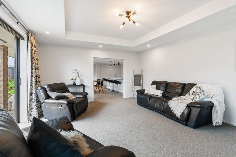 Photo of property in 16 Carrick Place, Mosgiel, 9024