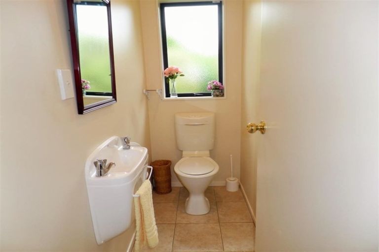 Photo of property in 6 Hawk Place, Welcome Bay, Tauranga, 3112