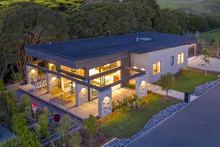 Photo of property in 4 Kanuka Close, Waikanae, 5036