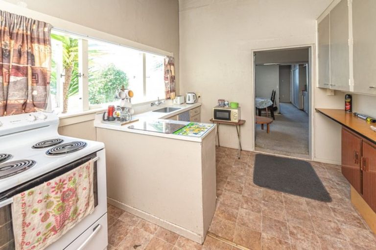 Photo of property in 11 Kelvin Street, Aramoho, Wanganui, 4500