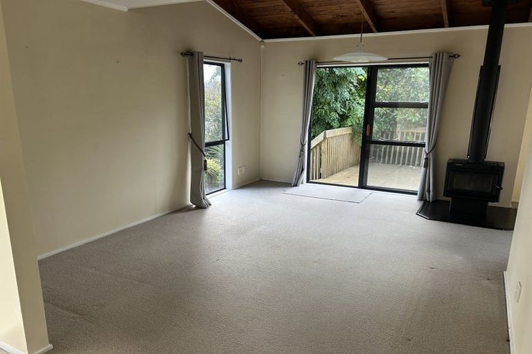 Photo of property in 2/21 Tiri Tiri Road, Birkdale, Auckland, 0626
