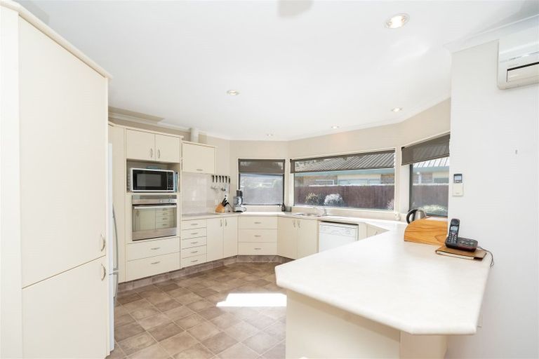 Photo of property in 26 Admiral Crescent, Flagstaff, Hamilton, 3210