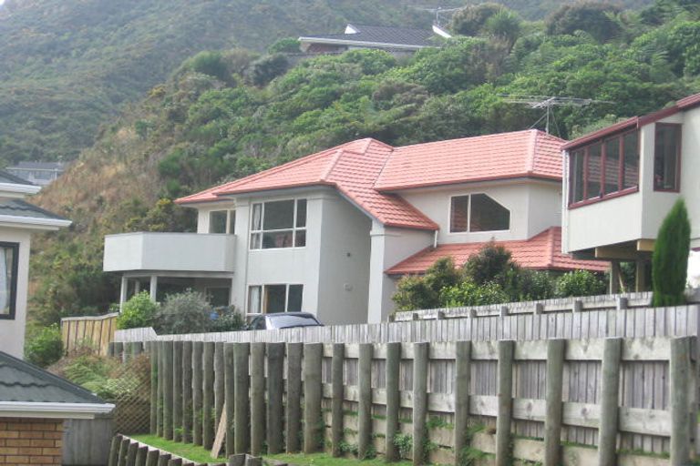 Photo of property in 6 Kapil Grove, Khandallah, Wellington, 6035