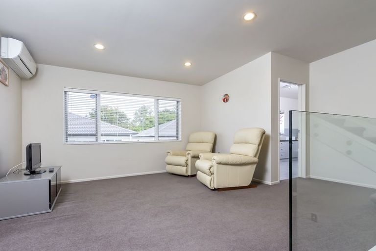 Photo of property in 12 Askerne Drive, Flat Bush, Auckland, 2016