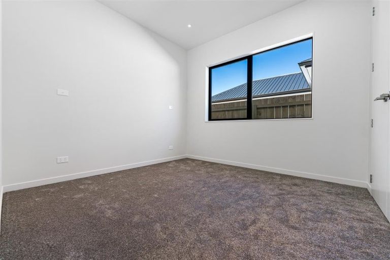 Photo of property in 28 Whakairo Crescent, Gulf Harbour, 0930