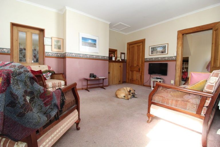 Photo of property in 66 Timaru Road, Waimate, 7924