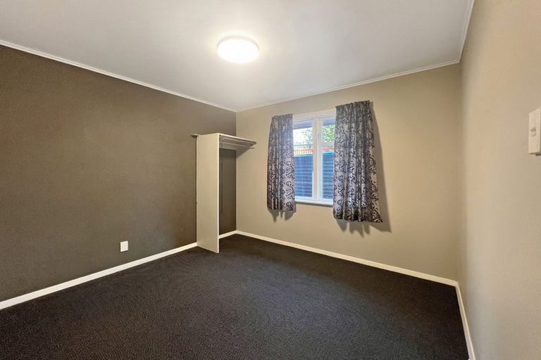 Photo of property in 2/1068 Fergusson Drive, Clouston Park, Upper Hutt, 5018