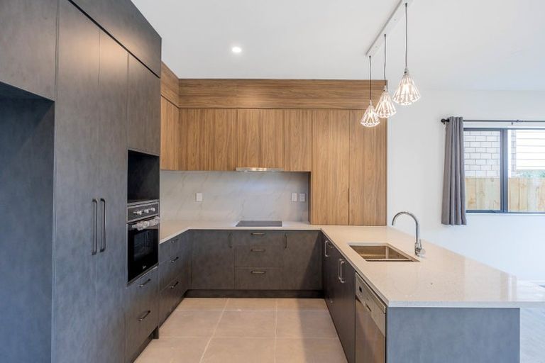 Photo of property in 13c Tenbless Court, Unsworth Heights, Auckland, 0632