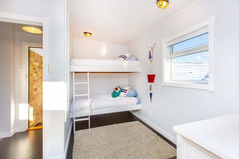 Photo of property in 5 Puriri Street, Raglan, 3225